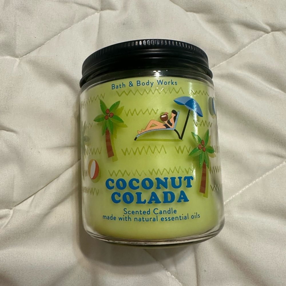 Bath & Body Works Coconut Colada Scented Candle